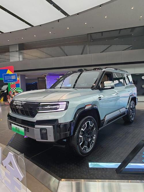 东莞莞城区蓝驰宏企业管理咨询比亚迪方程豹硬派越野的爆款，英菲尼迪35周年与你共成长